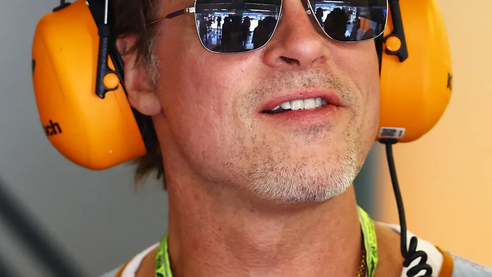 Brad Pitt durante o GP dos EUA de Fórmula 1 em 2024.