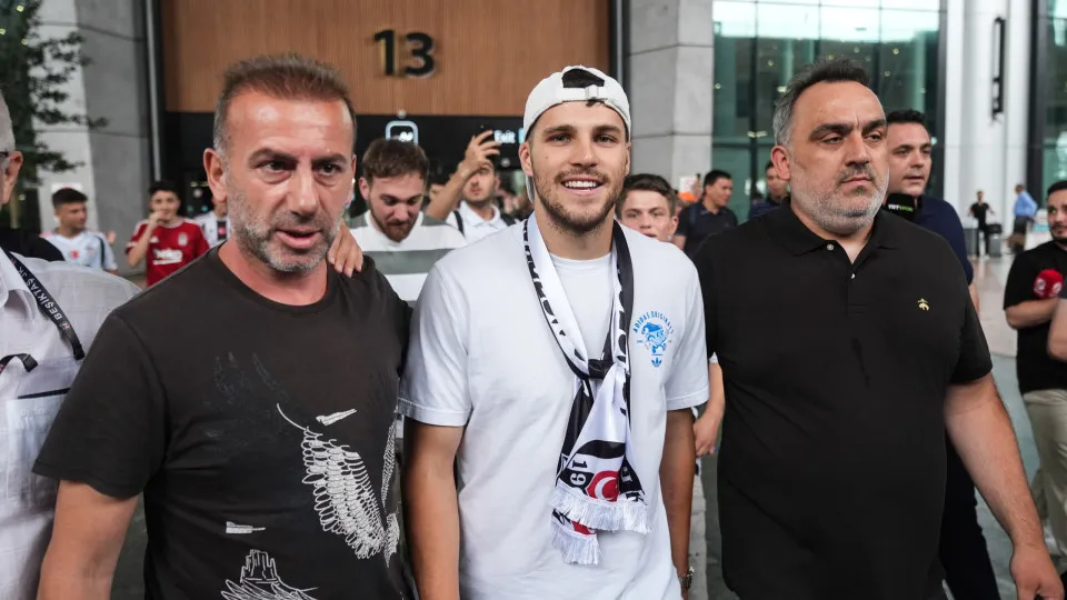 ISTANBUL, TURKIYE - JUNE 28: Besiktas' new on loan transfer from Portuguese team Benfica David Jurasek, arrives in Istanbul, Turkiye on June 28, 2025. Jurasek is expected to sign the official contract after undergoing medical examinations. (Photo by Hakan