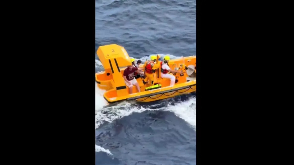Pai salta ao mar para salvar filha que caiu em cruzeiro da Disney