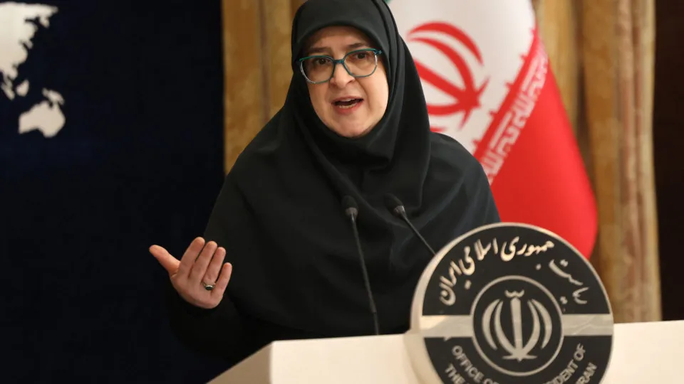  porta-voz do governo iraniano, Fatemeh Mohajerani, 