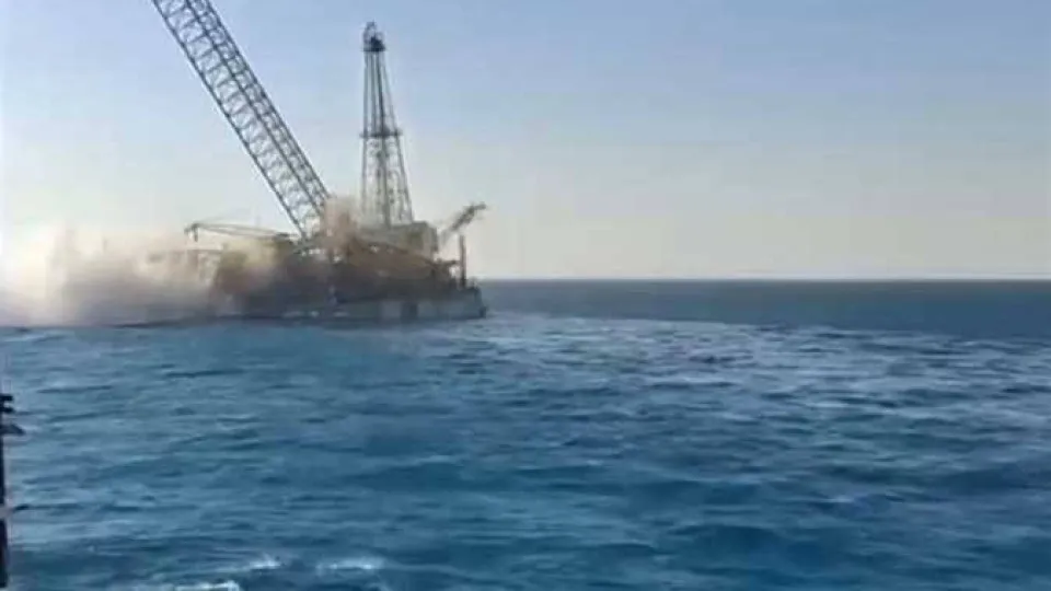Navio de perfuração petrolífera, Golfo do Suez