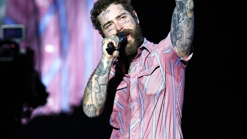 NEW YORK, NEW YORK - JUNE 04: Post Malone performs during his "The BIG ASS Stadium Tour" at Citi Field on June 04, 2025 in New York City. (Photo by Kevin Mazur/Getty Images for Live Nation)