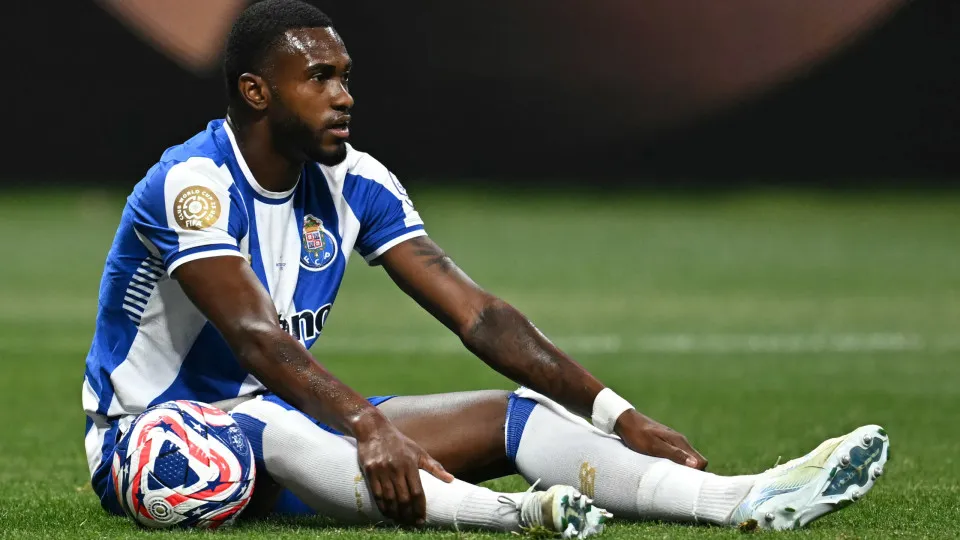 FC Porto's Brazilian defender #04 Otavio reacts at the end of the FIFA Club World Cup 2025 Group A football match between US Inter Miami and Portugal's FC Porto at the Mercedes-Benz stadium in Atlanta on June 19, 2025. (Photo by Paul ELLIS / AFP) (Photo b