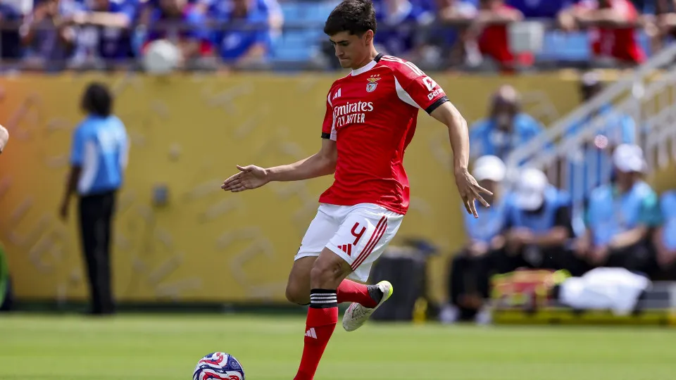 CHARLOTTE, NORTH CAROLINA - JUNE 28: António Silva of SL Benfica looks to pass the ball during the FIFA Club World Cup 2025 round of 16 match between SL Benfica and Chelsea FC at Bank of America Stadium on June 28, 2025 in Charlotte, North Carolina. (Phot