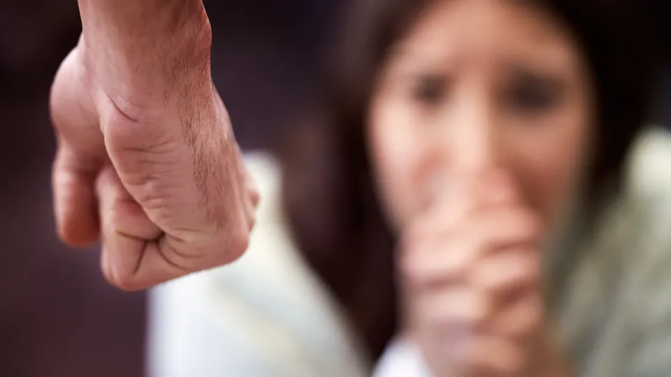 Violência doméstica, agressão