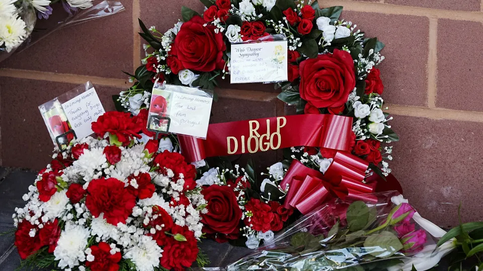 Tributes at Anfield Stadium, home of Liverpool, in memory of Diogo Jota who has died at the age of 28. The Portugal forward died along with his younger brother Andre Silva in the accident in Zamora on Thursday morning. Picture date: Thursday July 3, 2025.