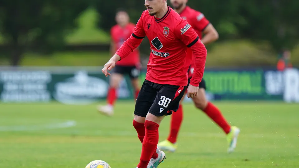 MAFRA, PORTUGAL - MARCH 9:  Andre Silva of FC Penafiel in action during the Liga Portugal 2 match between CD Mafra and FC Penafiel at Estadio do Parque Desportivo Municipal de Mafra on March 9, 2024 in Mafra, Portugal.  (Photo by Gualter Fatia/Getty Image