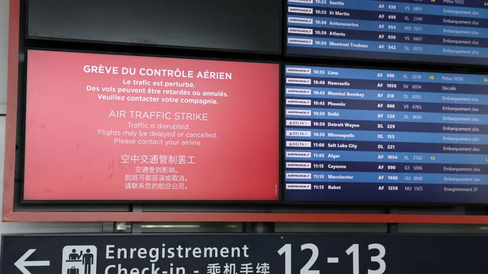 Greve de controladores aéreos, frança, paris