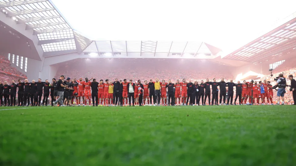 LIVERPOOL, ENGLAND - APRIL 27: Alisson Becker, Ryan Gravenberch, Cody Gakpo, Ibrahima Konate, Joe Gomez, Wataru Endo, Curtis Jones, Kostas Tsimikas, Harvey Davies, Tyler Morton, Harvey Elliott, Diogo Jota, Caoimhin Kelleher, Federico Chiesa, Trent Alexand