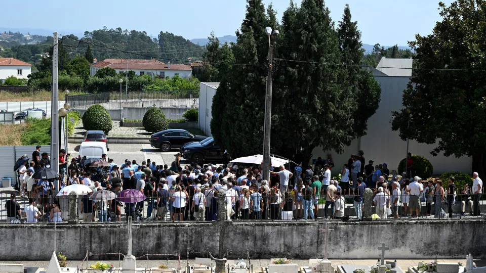 GONDOMAR, PORTUGAL - JULY 04: A general view as guests gather at a public wake held for Diogo Jota and his brother Andre Silva at the Capela da Ressurreicao on July 04, 2025 in Gondomar, Portugal. Diogo Jota was a professional football player for Liverpoo