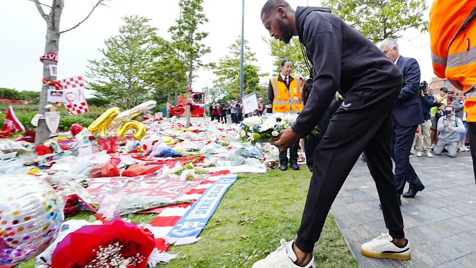 Everton players Beto and Youssef Chermiti, and former player Ian Snodin lay tributes at Tributes at Anfield Stadium, home of Liverpool, in memory of Diogo Jota who has died at the age of 28. The Portugal forward died along with his younger brother Andre S