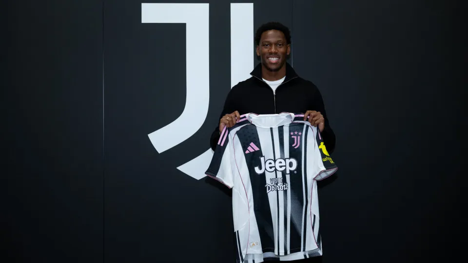 TURIN, ITALY - JULY 4: Juventus new signing Jonathan David at Juventus headquarters on July 4, 2025 in Turin, Italy.  (Photo by Daniele Badolato - Juventus FC/Juventus FC via Getty Images)