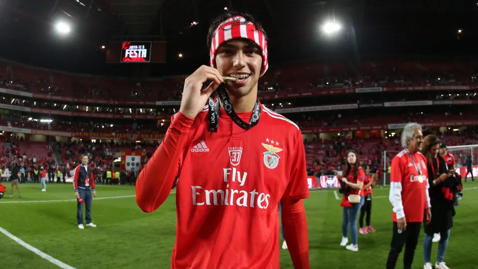 LISBON, PORTUGAL - MAY 18: Joao Felix of SL Benfica celebrates after winning the Liga NOS Championship at the end of the Liga NOS match between SL Benfica and CD Santa Clara at Estadio da Luz on May 18, 2019 in Lisbon, Portugal.  (Photo by Gualter Fatia/G