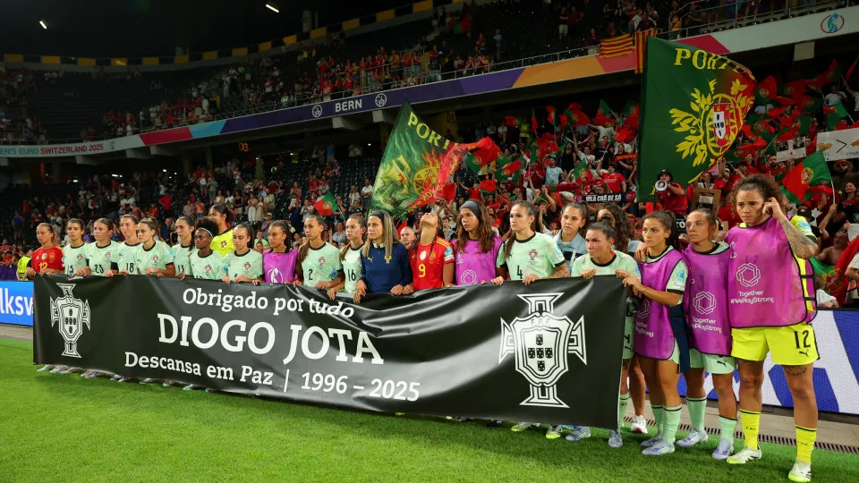 BERN, SWITZERLAND - JULY 03: Players of Portugal and Spain pose for a photo with a banner in memory of former football player Diogo Jota, who passed away on the 3rd of July 2025, following the UEFA Women's EURO 2025 Group B match between Spain and Portuga