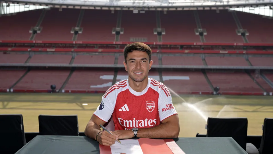 LONDON, ENGLAND - JULY 02: Arsenal unveil new signing Martin Zubimendi at Emirates Stadium on July 02, 2025 in London, England.  (Photo by Stuart MacFarlane/Arsenal FC via Getty Images)