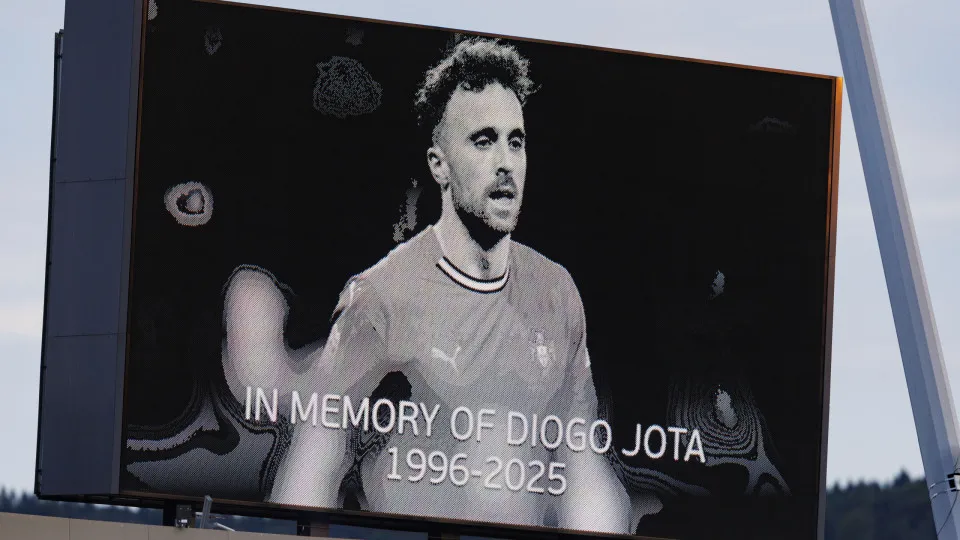 Vítor Pereira recorda Diogo Jota: "Não há explicação, mas é a vida..."