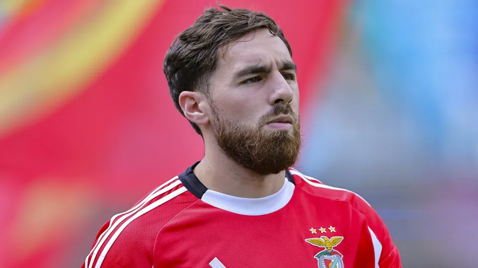 CHARLOTTE, NORTH CAROLINA - JUNE 28: Orkun Kökçü of SL Benfica getting into the field prior to the FIFA Club World Cup 2025 round of 16 match between SL Benfica and Chelsea FC at Bank of America Stadium on June 28, 2025 in Charlotte, North Carolina. (Phot