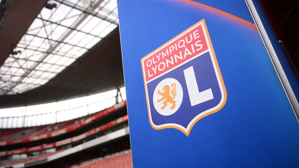 LONDON, ENGLAND - APRIL 19: A detailed view of the Olympique Lyonnais badge inside the stadium prior to the UEFA Women's Champions League semifinal first leg match between Arsenal WFC and Olympique Lyonnais on April 19, 2025 in London, England. (Photo by 