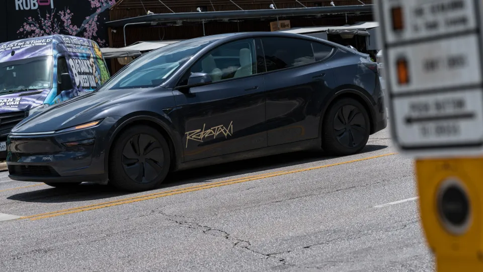 Robotáxi da Tesla em testes