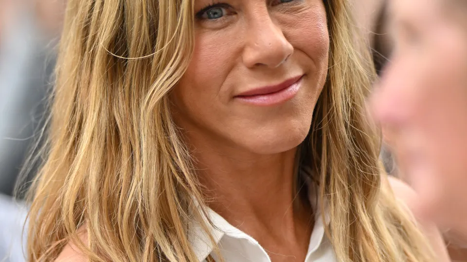 NEW YORK, NEW YORK - JULY 27: Jennifer Aniston is seen filming on location for 'The Morning Show' in the Flatiron District on July 27, 2024 in New York City. (Photo by James Devaney/GC Images)