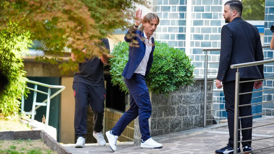 MILAN, ITALY - JULY 14: Luka Modric arrives at the "Casa di Cura La Madonnina" for medical test before signing with AC Milan on July 14, 2025 in Milan, Italy. (Photo by Andrea Cremascoli/Getty Images)