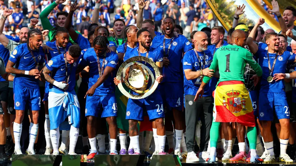 EAST RUTHERFORD, NEW JERSEY - JULY 13: Reece James of Chelsea lifts the trophy following the FIFA Club World Cup 2025 final match between Chelsea FC and Paris Saint-Germain at MetLife Stadium on July 13, 2025 in East Rutherford, New Jersey. (Photo by Chri