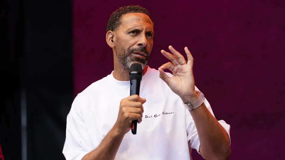 Ferdinand volta a barrar Gyokeres no United: "Tem sido fenomenal, mas..."