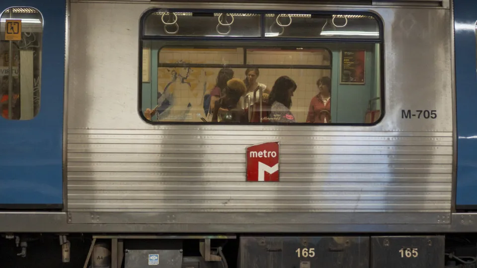 Trabalhadores do Metro com plenário para decidir se mantêm greves