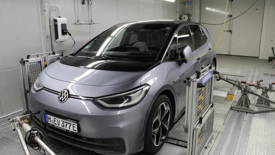 Volkswagen ID.3 passa por teste de resistência com mais de 160.000 km