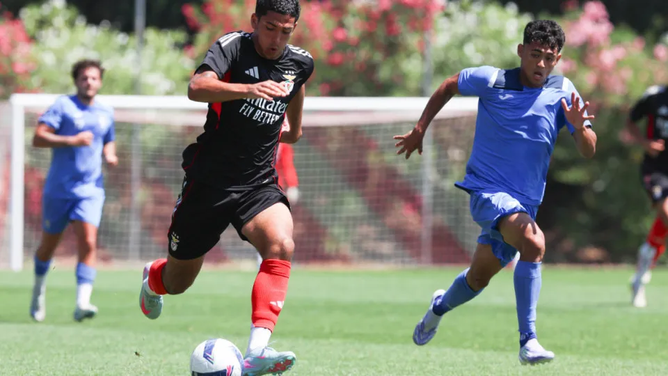 Benfica B-1.º Dezembro