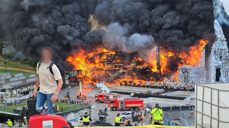 Tomorrowland, incêndio