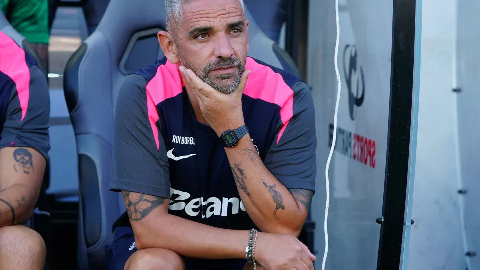 FARO, PORTUGAL - JULY 16: Head Coach Rui Borges of Sporting CP before the start of the Pre-Season Friendly match between Sporting CP and Celtic at Estadio Algarve on July 16, 2025 in Faro, Portugal.  (Photo by Gualter Fatia/Getty Images)