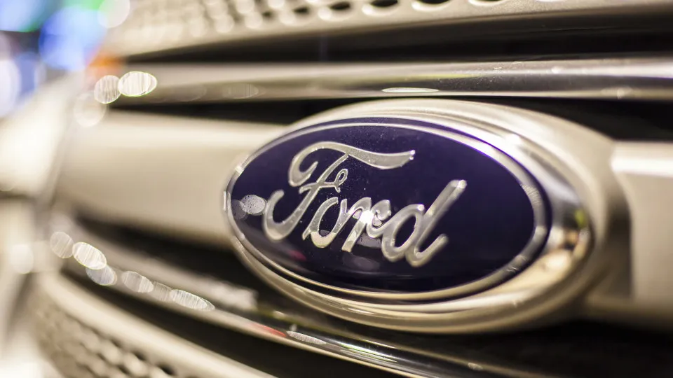 Logótipo da Ford num Escape