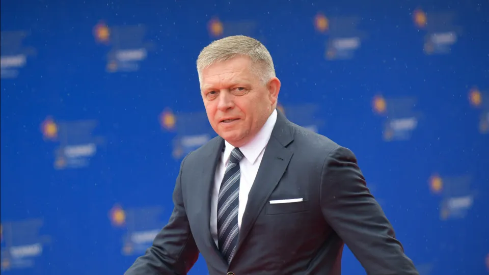 PM eslovaco vai reunir-se com Putin e Xi na China e com Zelensky no regresso