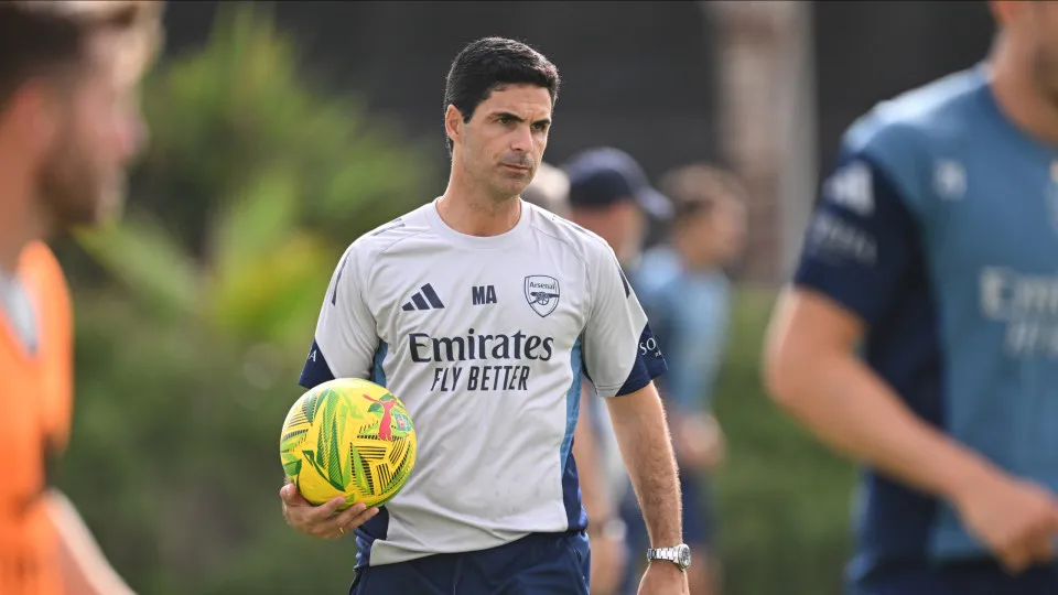 CARTAGENA, SPAIN - JULY 14: Arsenal manager Mikel Arteta during a training session at La Manga Club on July 14, 2025 in Cartagena, Spain. (Photo by Stuart MacFarlane/Arsenal FC via Getty Images)