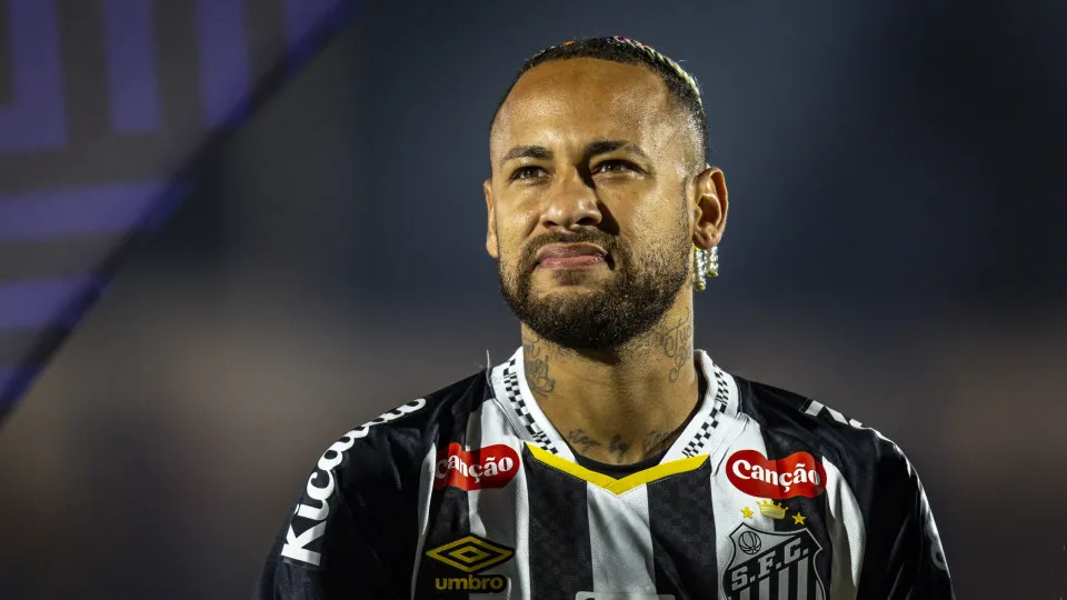 MIRASSOL, BRAZIL - JULY 19: Neymar of Santos looks on prior to the Brasileirao 2025 match between Mirassol and Santos at Estadio Municipal Jose Maria de Campos Maia on July 19, 2025 in Mirassol, Brazil. (Photo by Rapha Marques/Sports Press Photo/Getty Ima