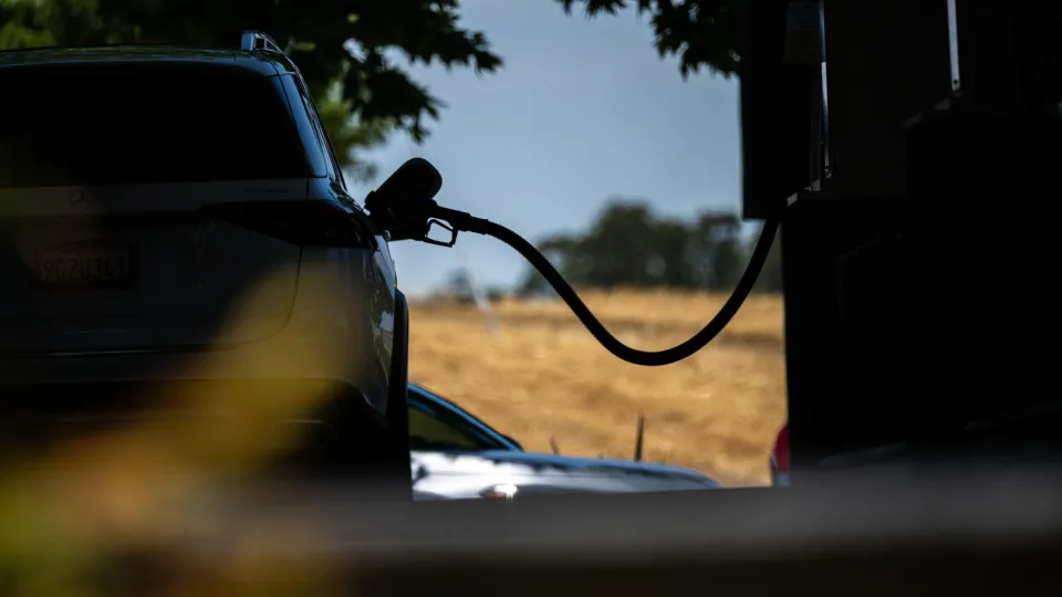 combustíveis posto de combustível gasóleo gasolina