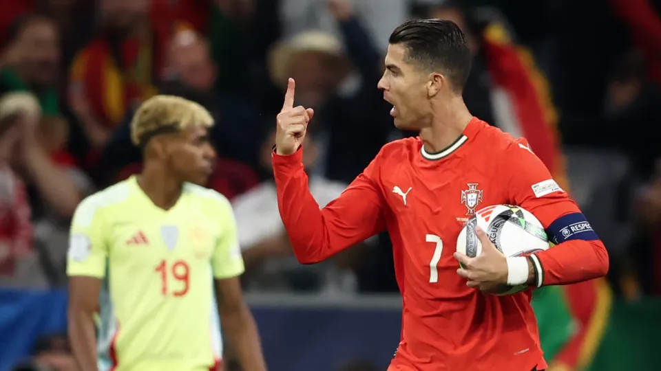 MUNICH, GERMANY - JUNE 08: Cristiano Ronaldo of Portugal celebrates as he scores the goal 2:2 , Lamine Yamal of Spain  during the UEFA Nations League 2025 final match between Portugal and Spain at Munich Football Arena on June 08, 2025 in Munich, Germany.