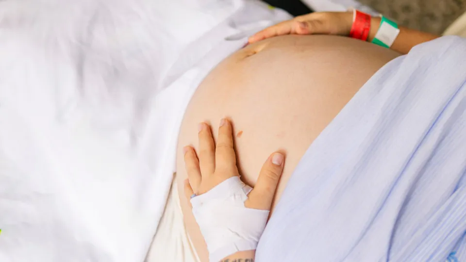 Encerramento de urgência e morte de bebés? "Não há relação"