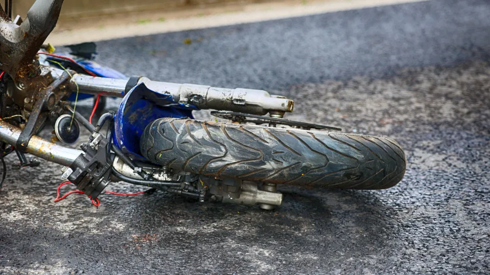 Acidente ; Mota ; Despiste ; Colisão ; motociclo