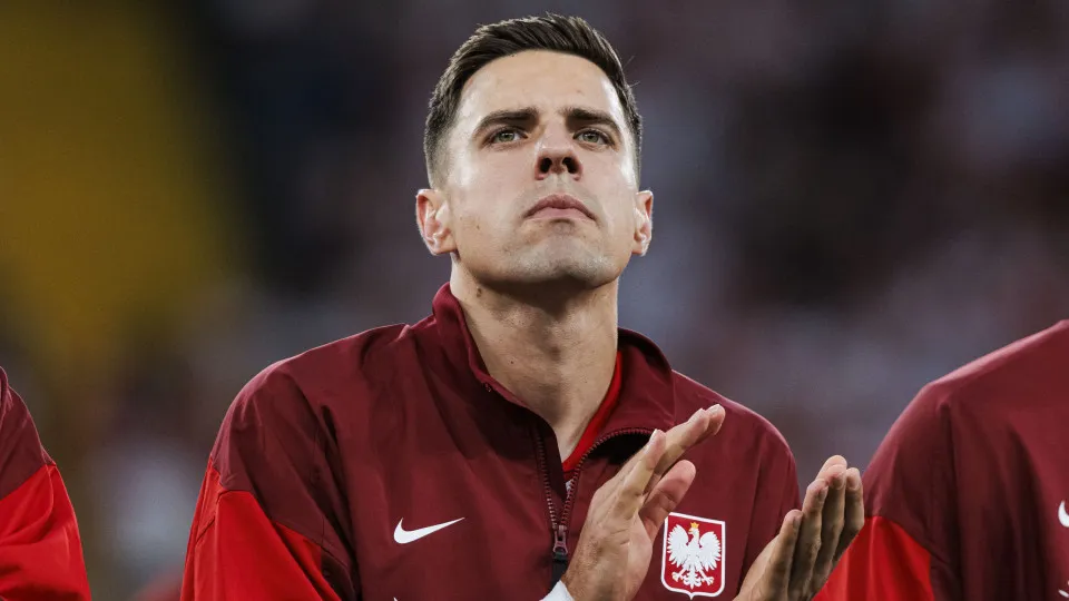 CHORZOW, POLAND - JUNE 6: Jan Bednarek of Poland gestures during the International Friendly match Poland and Moldova at Silesian Stadium on June 6, 2025 in Chorzow, Poland. (Photo by Maciej Rogowski/Eurasia Sport Images/Getty Images)