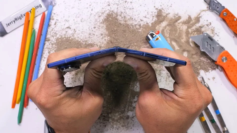 galaxy z fold 7, jerryrigeverything, samsung