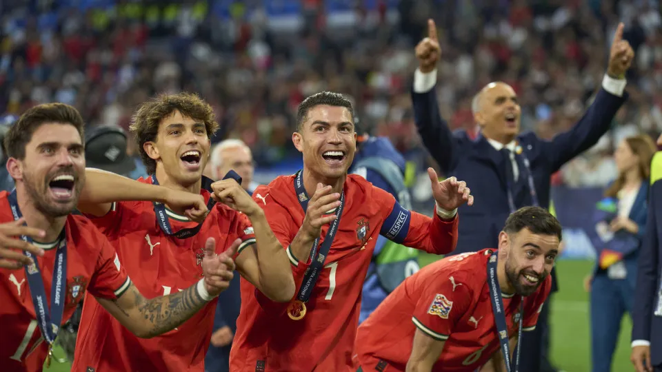 MUNICH, GERMANY - JUNE 8: Cristiano Ronaldo and Joao Felix, Bruno Fernandes Ruben Dias of Portugal celebrate during the winners ceremony after the UEFA Nations League 2025 final match between Portugal and Spain at Munich Football Arena on June 8, 2025 in 