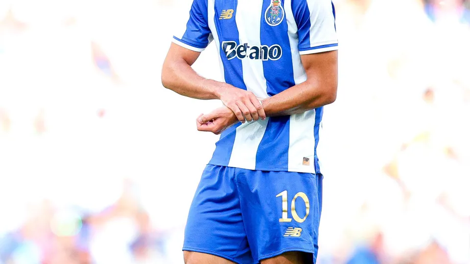 PORTO, PORTUGAL - JULY 27: Gabri Veiga of FC Porto gestures during the Pre-Season Friendly match between FC Porto and FC Twente at Estadio do Dragao on July 27, 2025 in Porto, Portugal. (Photo by Diogo Cardoso/Getty Images)
