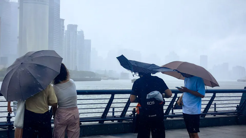tufão shangai