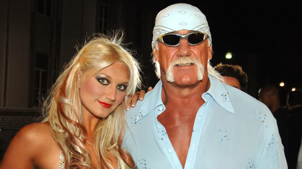 Brooke Hogan and Hulk Hogan during VH1 Big in '05 - Red Carpet at Sony Studios in Los Angeles, California, United States. (Photo by Jeff Kravitz/FilmMagic)