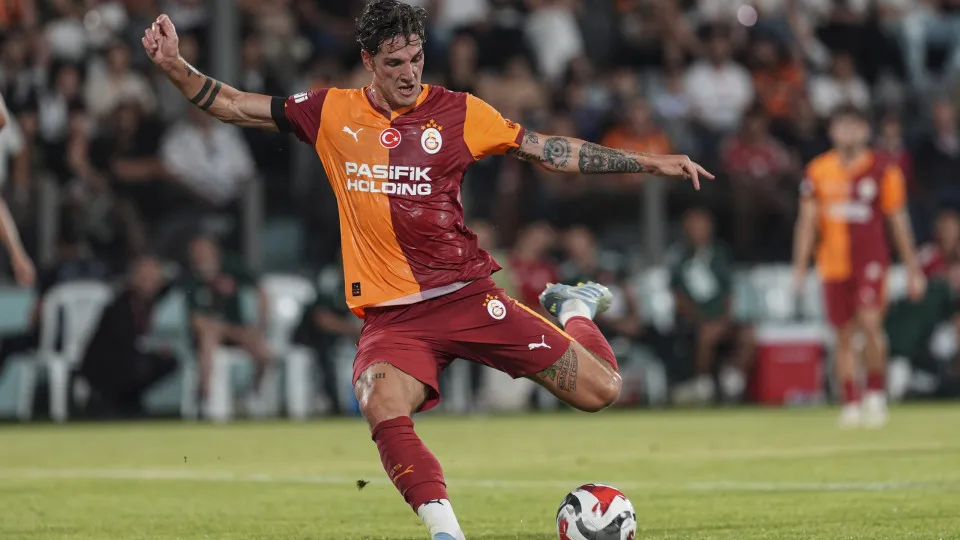 ISTANBUL, TURKIYE - JULY 12: Galatasaray's Nicolo Zaniolo in action during the pre-season friendly match between Umraniyespor and Galatasaray at Umraniyespor Stadium in Istanbul, Turkiye, on July 12, 2025. (Photo by Beyza Comert/Anadolu via Getty Images)
