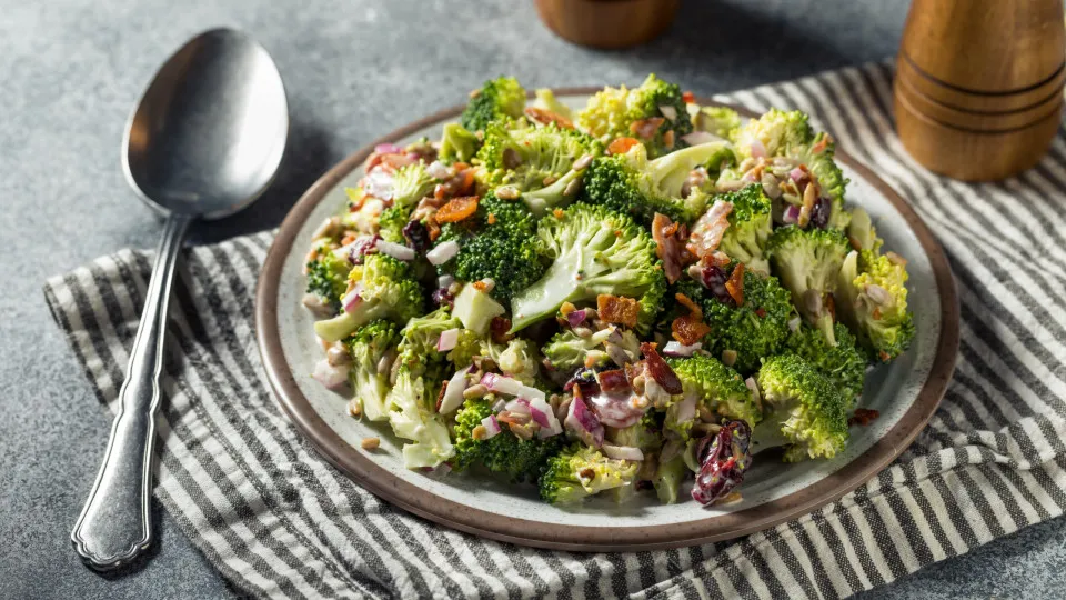 Salada de brócolos