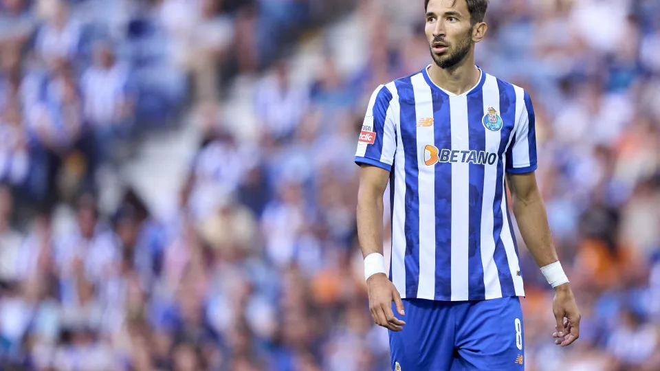 PORTO, PORTUGAL - AUGUST 24:  Marko Grujic of FC Porto looks on during the Liga Portugal Betclic match between FC Porto and Rio Ave FC at Estadio do Dragao on August 24, 2024 in Porto, Portugal. (Photo by Jose Manuel Alvarez/Quality Sport Images/Getty Ima