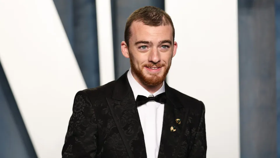 BEVERLY HILLS, CALIFORNIA - MARCH 27: Angus Cloud attends the 2022 Vanity Fair Oscar Party hosted by Radhika Jones at Wallis Annenberg Center for the Performing Arts on March 27, 2022 in Beverly Hills, California. (Photo by Dimitrios Kambouris/WireImage)